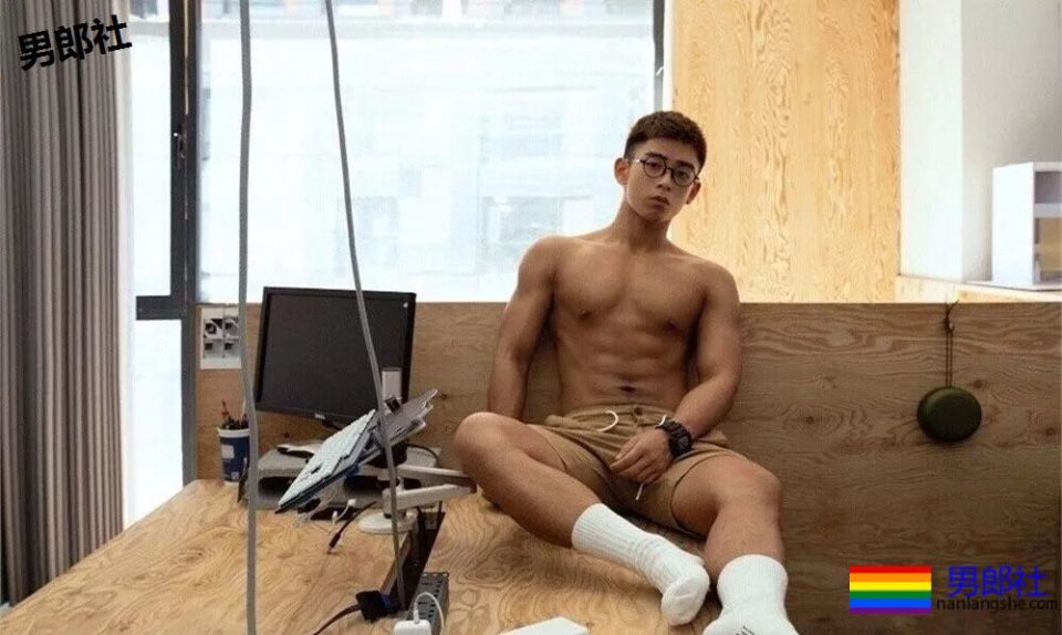 并且他俩还非常甜 经常在社交平台上花式晒狗粮 - 51虹马