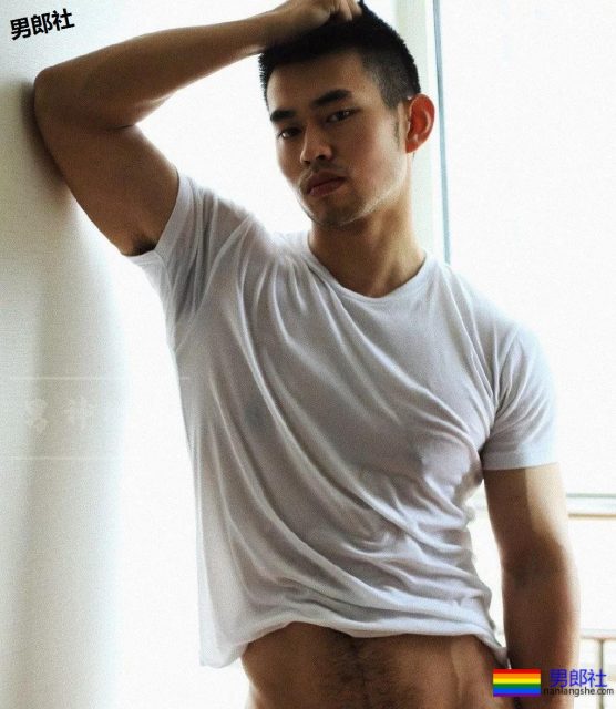 寸头胡碴大胸肌筋肉小哥,胸毝旺盛也太撩人了吧 - 51虹马 寸头胡碴大胸肌筋肉小哥,胸毝旺盛也太撩人了吧 - 51虹马