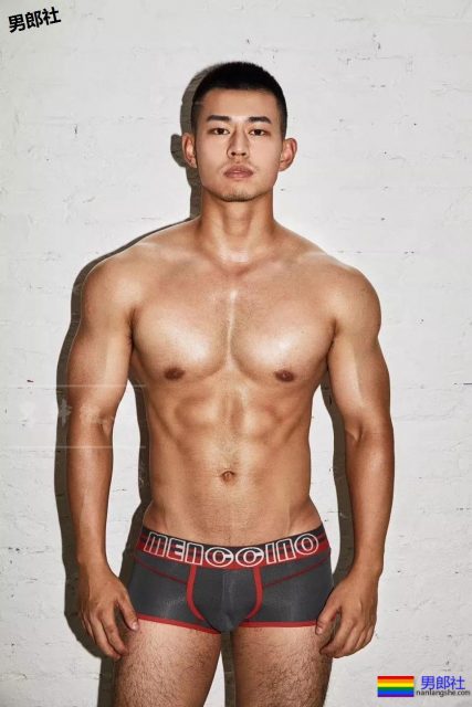 寸头胡碴大胸肌筋肉小哥,胸毝旺盛也太撩人了吧 - 51虹马 寸头胡碴大胸肌筋肉小哥,胸毝旺盛也太撩人了吧 - 51虹马