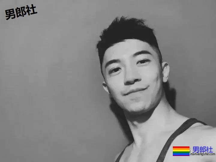 这个小哥的胸肌...是真实存在的极品吗？-51虹马