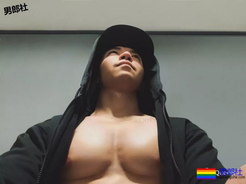 这个小哥的胸肌...是真实存在的极品吗? - 51虹马 这个小哥的胸肌...是真实存在的极品吗? - 51虹马