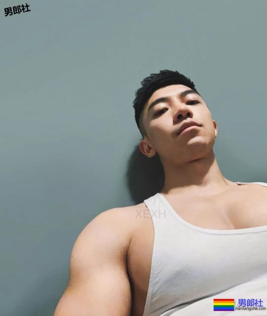 这个小哥的胸肌...是真实存在的极品吗? - 51虹马 这个小哥的胸肌...是真实存在的极品吗? - 51虹马