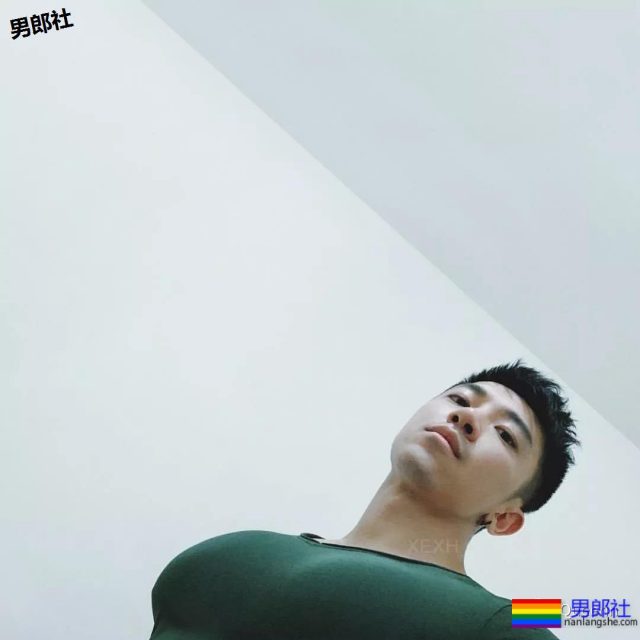 这个小哥的胸肌...是真实存在的极品吗? - 51虹马 这个小哥的胸肌...是真实存在的极品吗? - 51虹马