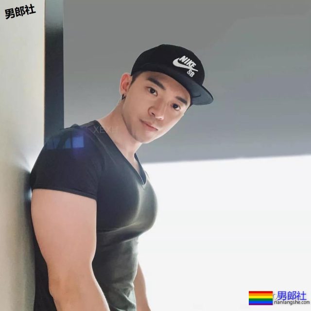 这个小哥的胸肌...是真实存在的极品吗? - 51虹马 这个小哥的胸肌...是真实存在的极品吗? - 51虹马