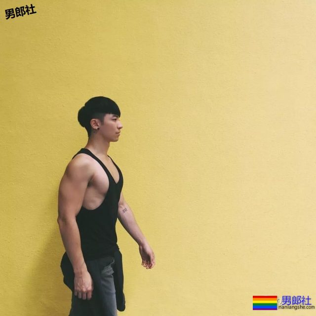 这个小哥的胸肌...是真实存在的极品吗? - 51虹马 这个小哥的胸肌...是真实存在的极品吗? - 51虹马