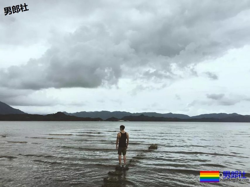 这个小哥的胸肌...是真实存在的极品吗? - 51虹马 这个小哥的胸肌...是真实存在的极品吗? - 51虹马