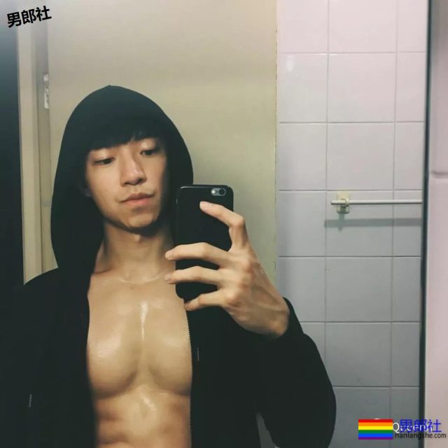 这个小哥的胸肌...是真实存在的极品吗? - 51虹马 这个小哥的胸肌...是真实存在的极品吗? - 51虹马