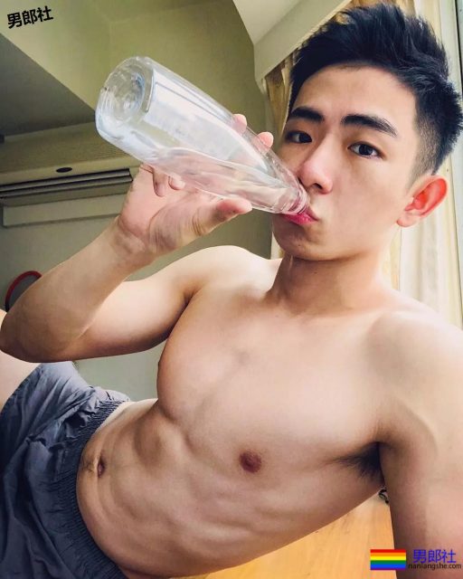 19岁就成就大器!面基也好看~ - 51虹马 19岁就成就大器!面基也好看~ - 51虹马