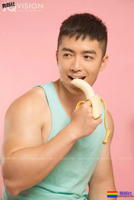 奶肌腱子肉拳击小哥写真释出！健气大胸腹肌一览无遗，A爆他！-51虹马