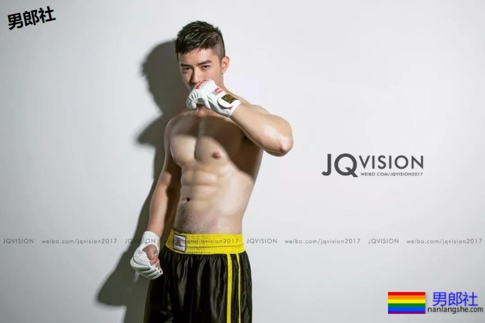 奶肌腱子肉拳击小哥写真释出！健气大胸腹肌一览无遗，A爆他！ - 51虹马