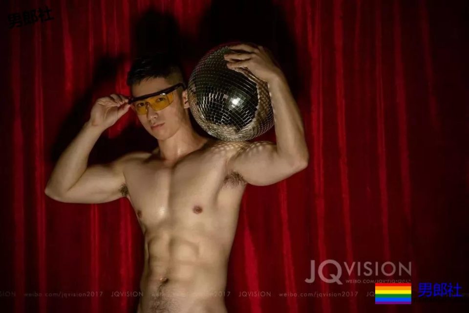 奶肌腱子肉拳击小哥写真释出！健气大胸腹肌一览无遗，A爆他！ - 51虹马