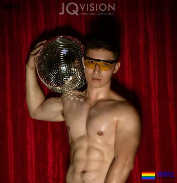 奶肌腱子肉拳击小哥写真释出！健气大胸腹肌一览无遗，A爆他！ - 51虹马