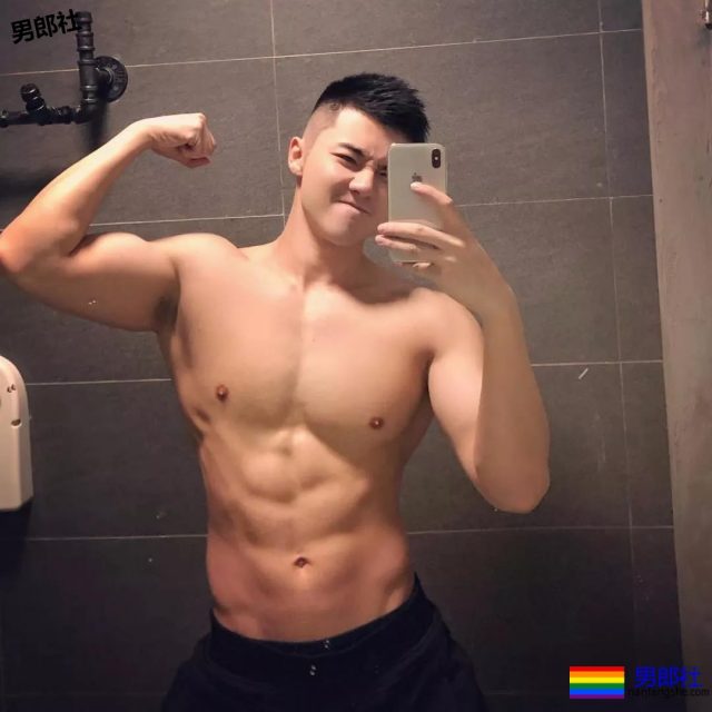 又粗又壮自拍狂魔刷爆Tumblr，货真价实大料很足！ - 51虹马