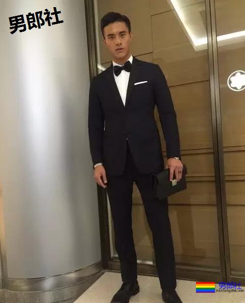 一群篮球爷们脱球衣拼实力！竟然还有三位校草帅哥！ - 51虹马