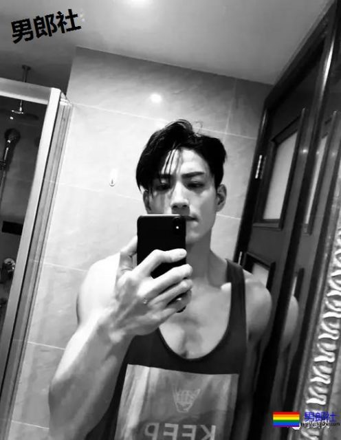 被大佬包养那么久，已经褪去了当初的稚嫩！ - 51虹马