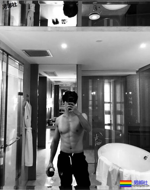 被大佬包养那么久，已经褪去了当初的稚嫩！ - 51虹马