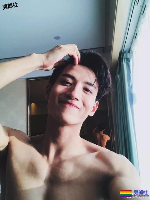 被大佬包养那么久，已经褪去了当初的稚嫩！ - 51虹马