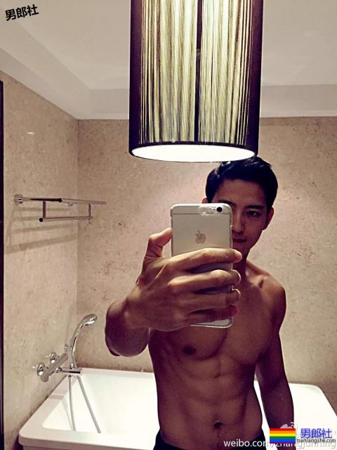 被大佬包养那么久，已经褪去了当初的稚嫩！ - 51虹马