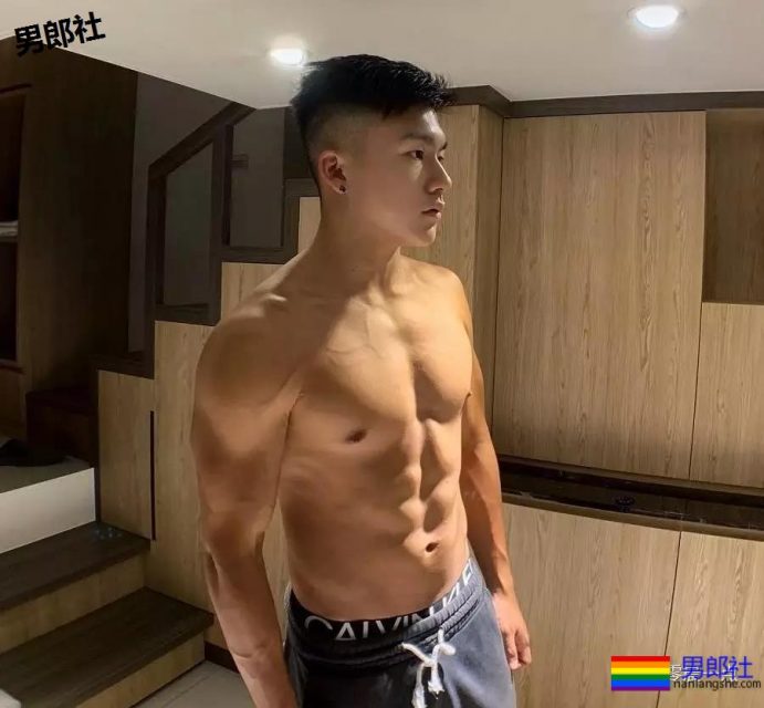 如何看待那些喜欢姐妹相称的gay? - 51虹马 如何看待那些喜欢姐妹相称的gay? - 51虹马