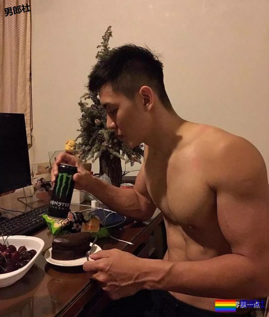 如何看待那些喜欢姐妹相称的gay? - 51虹马 如何看待那些喜欢姐妹相称的gay? - 51虹马