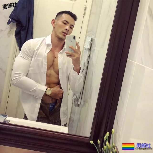 小狼狗性感诱人腹肌，真香！！！ - 51虹马