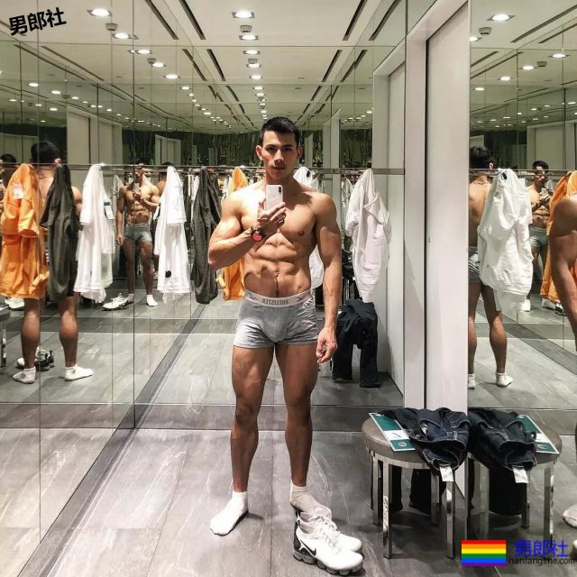 小狼狗性感诱人腹肌，真香！！！ - 51虹马