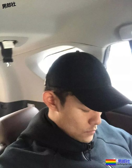 车站遇身高187的国产肌肉体育生，撩衣在操场洗手间各种姿势！ - 51虹马