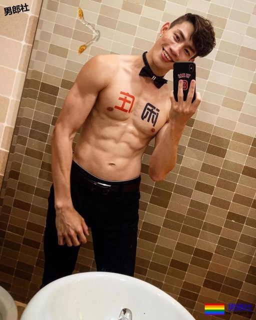 和周杰伦玩球的大鼻子终于扒到了！真大！-51虹马