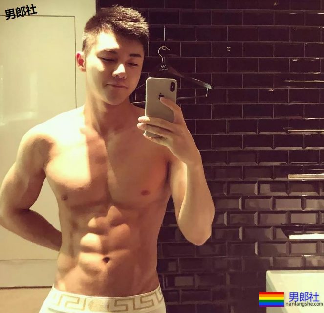 和周杰伦玩球的大鼻子终于扒到了！真大！ - 51虹马