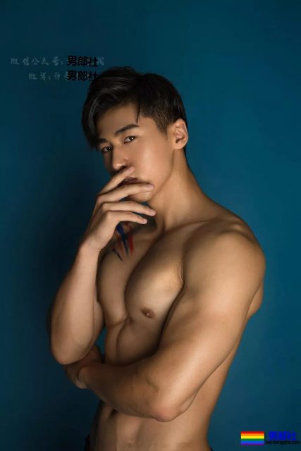 185长腿胸肌小狼狗,与荆怀斌拍片互动,还和运动壮男拍过.mp4! - 51虹马 185长腿胸肌小狼狗,与荆怀斌拍片互动,还和运动壮男拍过.mp4! - 51虹马