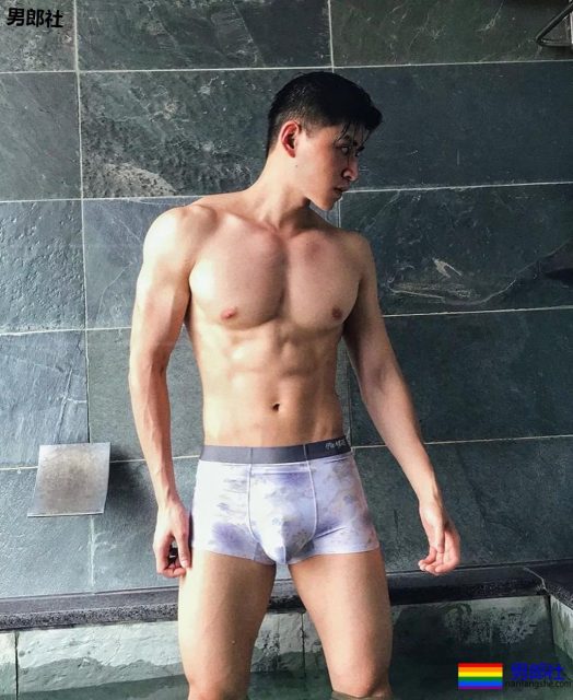 过气天菜被批修图？肌肉纯I为卖内裤亲自上阵，够拼！ - 51虹马