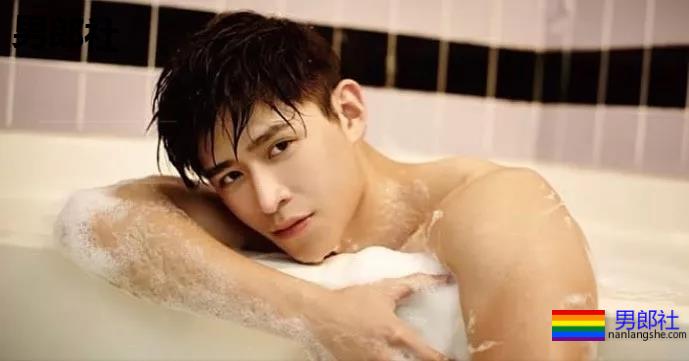 过气天菜被批修图？肌肉纯I为卖内裤亲自上阵，够拼！ - 51虹马