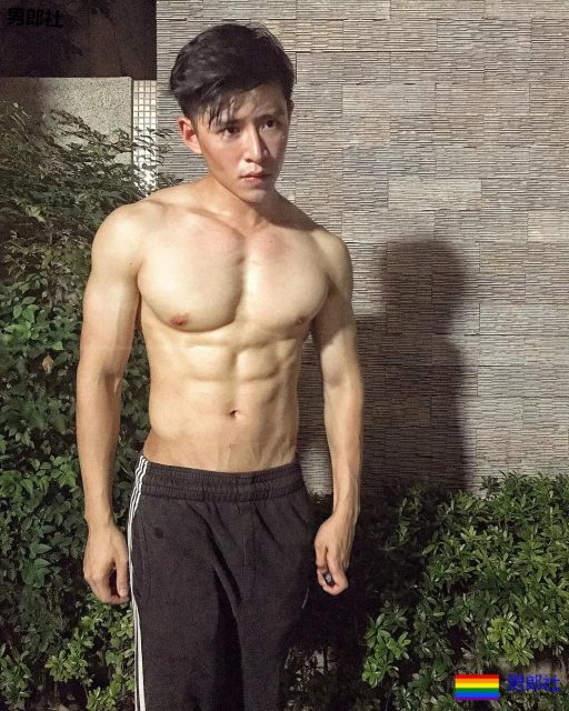 过气天菜被批修图？肌肉纯I为卖内裤亲自上阵，够拼！ - 51虹马