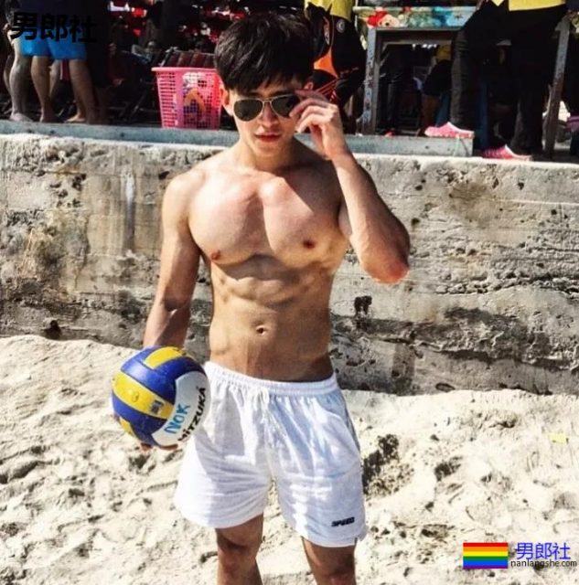 过气天菜被批修图？肌肉纯I为卖内裤亲自上阵，够拼！ - 51虹马