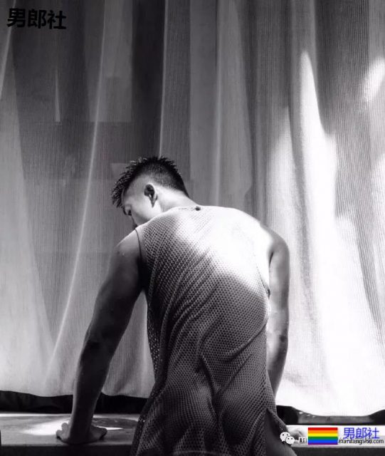 奶凶奶凶的帅，脱了衣服真撩人 - 51虹马