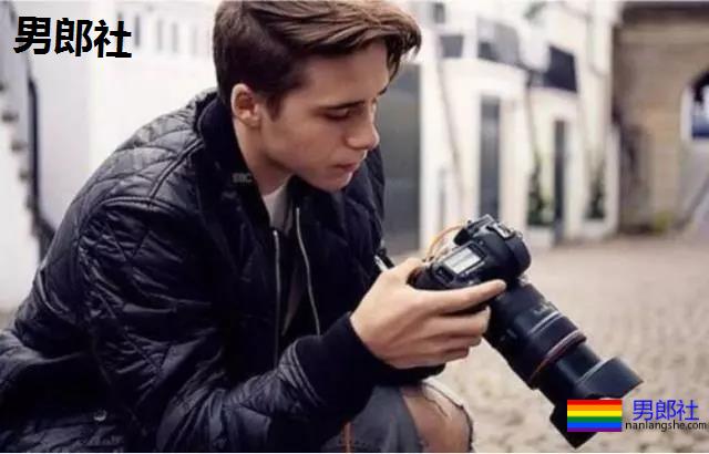 贝克汉姆儿子与帅哥十指紧扣超暧昧，疑出柜？-51虹马