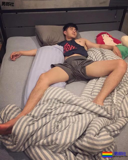 sao0体育生从现场照被扒,果然大1... - 51虹马 sao0体育生从现场照被扒,果然大1... - 51虹马