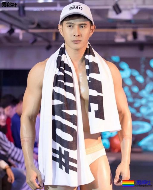 sao0体育生从现场照被扒,果然大1... - 51虹马 sao0体育生从现场照被扒,果然大1... - 51虹马