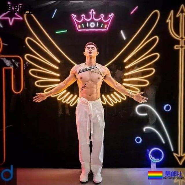 sao0体育生从现场照被扒,果然大1... - 51虹马 sao0体育生从现场照被扒,果然大1... - 51虹马