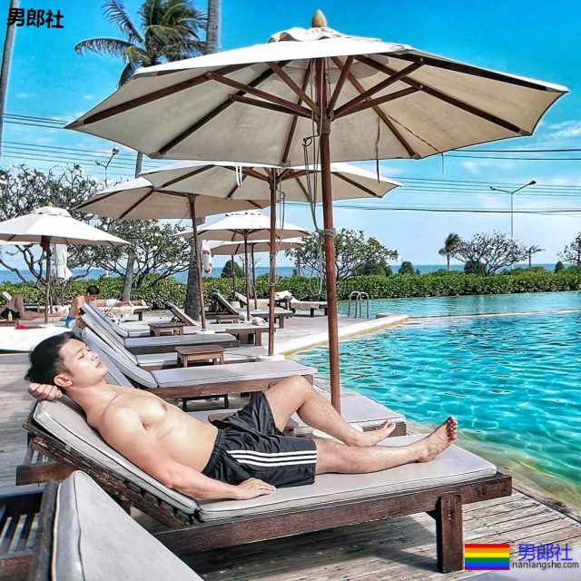 被包裹着的白袜体育生帅哥...腿毛真长 - 51虹马