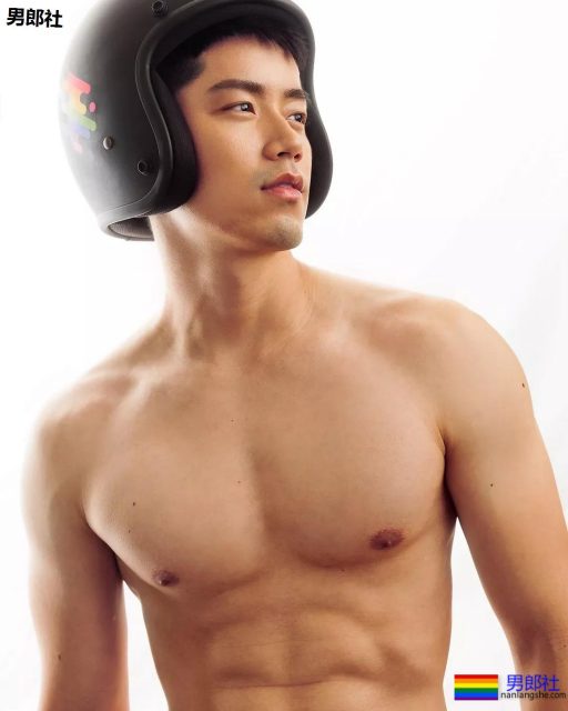 当红肌肉小狼狗“吃袜子”?这些天菜的美好肉体太抢眼! - 51虹马 当红肌肉小狼狗“吃袜子”?这些天菜的美好肉体太抢眼! - 51虹马