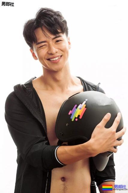 当红肌肉小狼狗“吃袜子”?这些天菜的美好肉体太抢眼! - 51虹马 当红肌肉小狼狗“吃袜子”?这些天菜的美好肉体太抢眼! - 51虹马