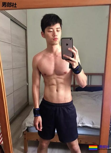 当红肌肉小狼狗“吃袜子”?这些天菜的美好肉体太抢眼! - 51虹马 当红肌肉小狼狗“吃袜子”?这些天菜的美好肉体太抢眼! - 51虹马