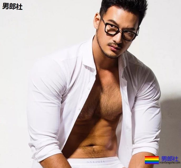 当红肌肉小狼狗“吃袜子”?这些天菜的美好肉体太抢眼! - 51虹马 当红肌肉小狼狗“吃袜子”?这些天菜的美好肉体太抢眼! - 51虹马