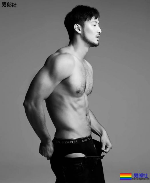 当红肌肉小狼狗“吃袜子”?这些天菜的美好肉体太抢眼! - 51虹马 当红肌肉小狼狗“吃袜子”?这些天菜的美好肉体太抢眼! - 51虹马