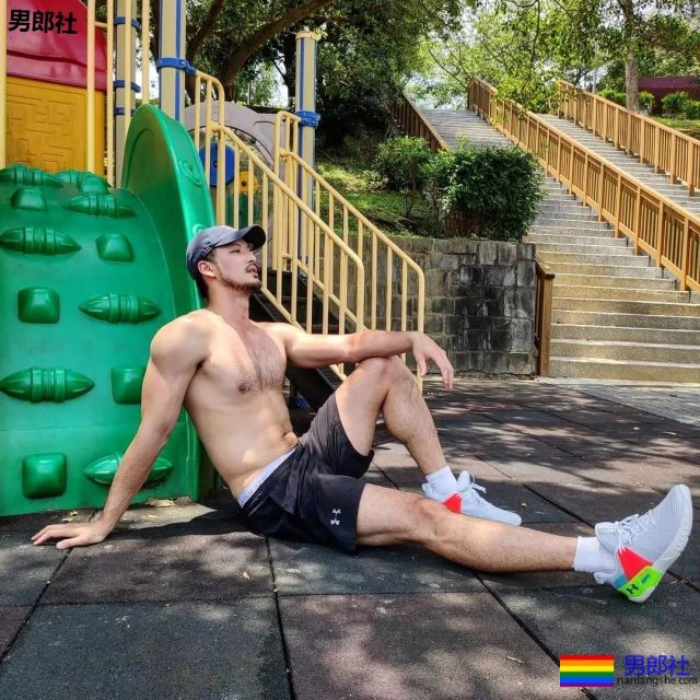 当红肌肉小狼狗“吃袜子”?这些天菜的美好肉体太抢眼! - 51虹马 当红肌肉小狼狗“吃袜子”?这些天菜的美好肉体太抢眼! - 51虹马