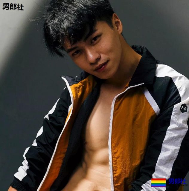 当红肌肉小狼狗“吃袜子”?这些天菜的美好肉体太抢眼! - 51虹马 当红肌肉小狼狗“吃袜子”?这些天菜的美好肉体太抢眼! - 51虹马