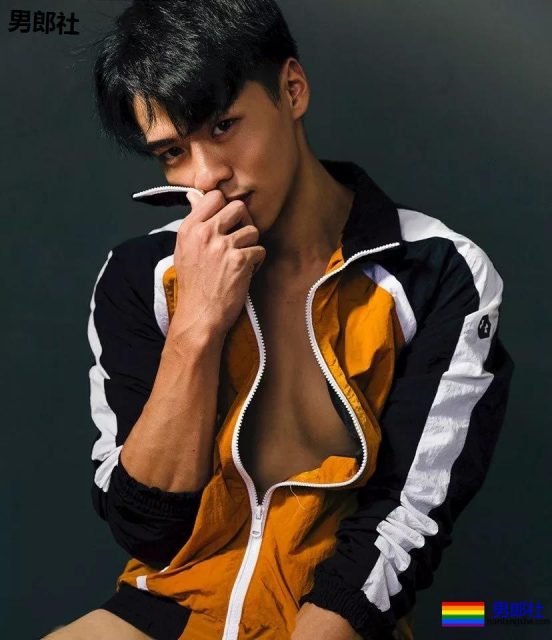 当红肌肉小狼狗“吃袜子”?这些天菜的美好肉体太抢眼! - 51虹马 当红肌肉小狼狗“吃袜子”?这些天菜的美好肉体太抢眼! - 51虹马