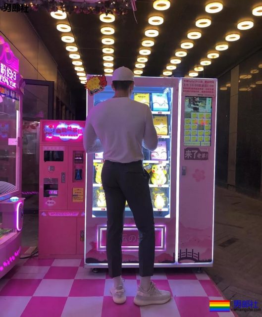 喜欢这个大长腿体育生！ - 51虹马