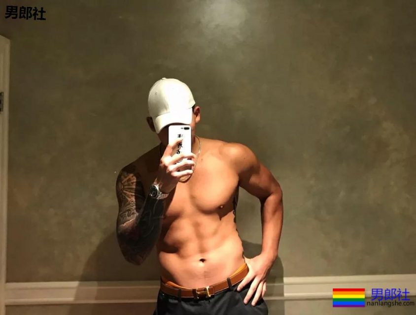 喜欢这个大长腿体育生！ - 51虹马